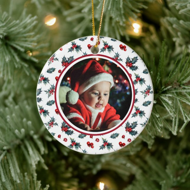 Das 1. Weihnachtsfest des Babys - Holly Berries au Keramik Ornament (Baum)