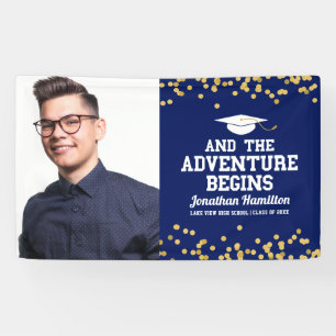 Das Abenteuer beginnt mit dem Foto Navy Blue Grad Banner