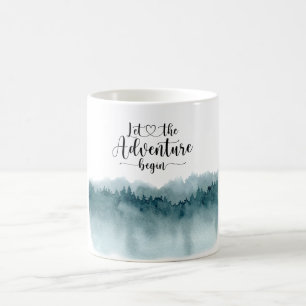 Das Abenteuer lasse Wasserfarbenwald an Kaffeetasse