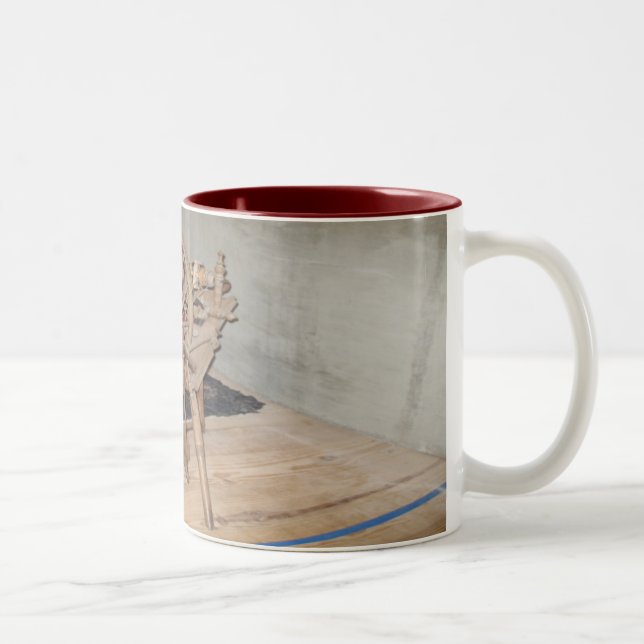 Das alte Spinnrad Zweifarbige Tasse (Rechts)
