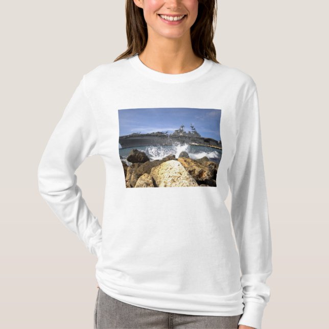 Das Amphibienschiff USS Kearsarge T-Shirt (Vorderseite)