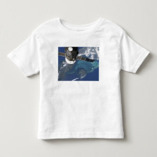 Das angekoppelte Raumfahrzeug des Fortschritts 22 Kleinkind T-shirt