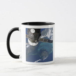 Das angekoppelte Raumfahrzeug des Fortschritts 22 Tasse