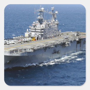 Das Angriff mit Amphibienfahrzeugsschiff USS Quadratischer Aufkleber