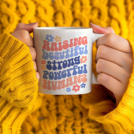 Das Aufziehen von starken, wunderschönen, mächtige Kaffeetasse