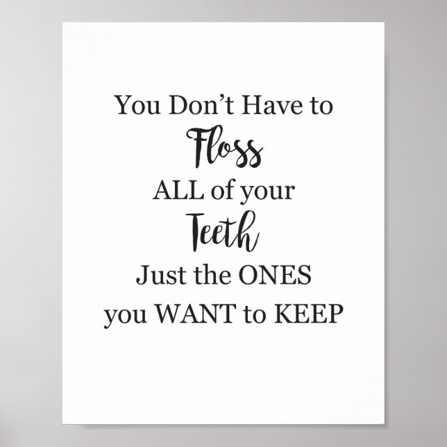 Das Badezimmer mit dem Schild spuckt dir die Zähne (Vorne)