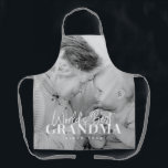 Das beste Oma der Welt seit 20XX Einfaches Chic-Fo Schürze<br><div class="desc">Dieses einfache und moderne Design besteht aus Serifen und kursiver Typografie und fügt ein individuelles Foto hinzu</div>