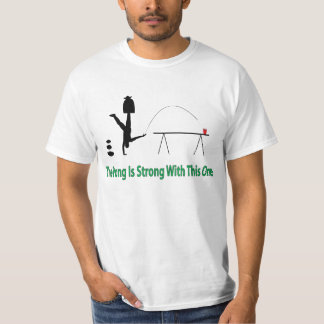Das Bier Pong ist starkes Shirt im grünen Text