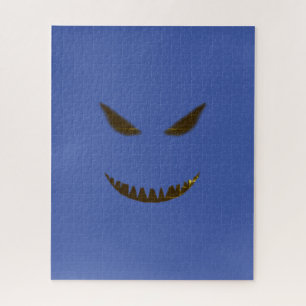 Das böse Gesicht hart schwierig, das Blau herauszu