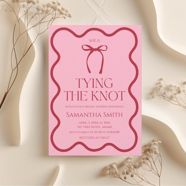 Das Brautparty der Knot-Bow-Krawatte wird rosa gef Einladung (She's Tying the Knot Bridal Shower Invitation)