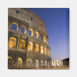das Colosseum ampitheatre belichtet nachts Magnet