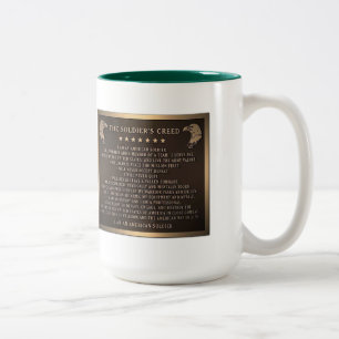 Das Credo des Soldaten Zweifarbige Tasse