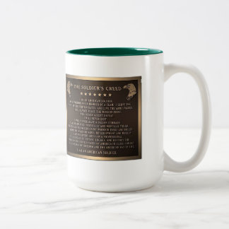 Das Credo des Soldaten Zweifarbige Tasse