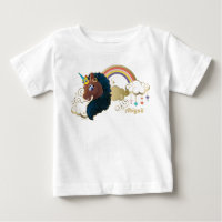 Das Design von Regenbogen und Wolken im Einhorn