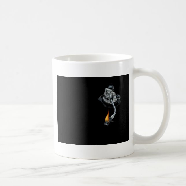 das DJ bewaffnen auf Feuer Kaffeetasse (Rechts)