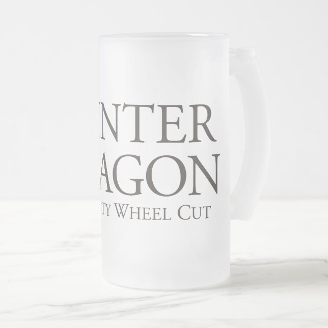 Das Dusty Wheel: Winterdrache der Dusty Wheel Cut Mattglas Bierglas (VorderseiteRechts)