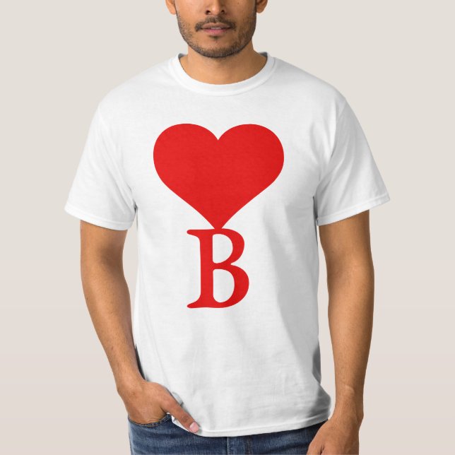Das erste B mit einem großen roten Herz T-Shirt (Vorderseite)