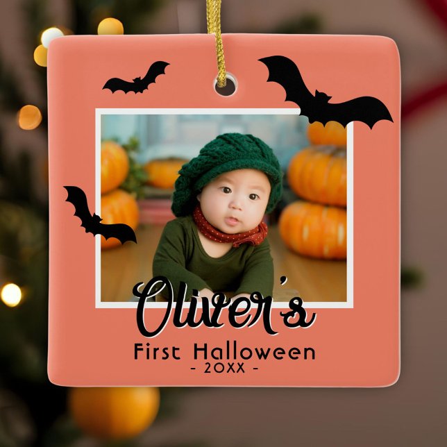 Das erste Halloween-Black-Bats-Foto des Babys Keramikornament (Von Creator hochgeladen)