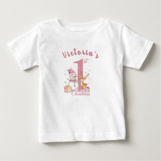 Das erste rosa Weihnachtsfest des Babys. Schneeman Baby T-shirt