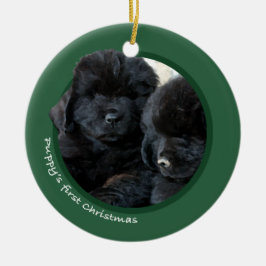 Das erste Weihnachten des Welpen (Neufundland) Keramikornament