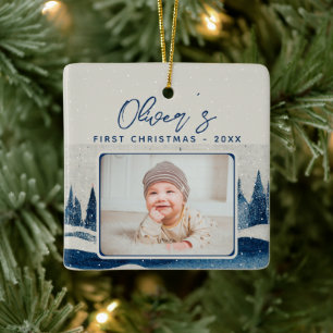 Das erste Weihnachtswald-Foto des Babys Keramikornament