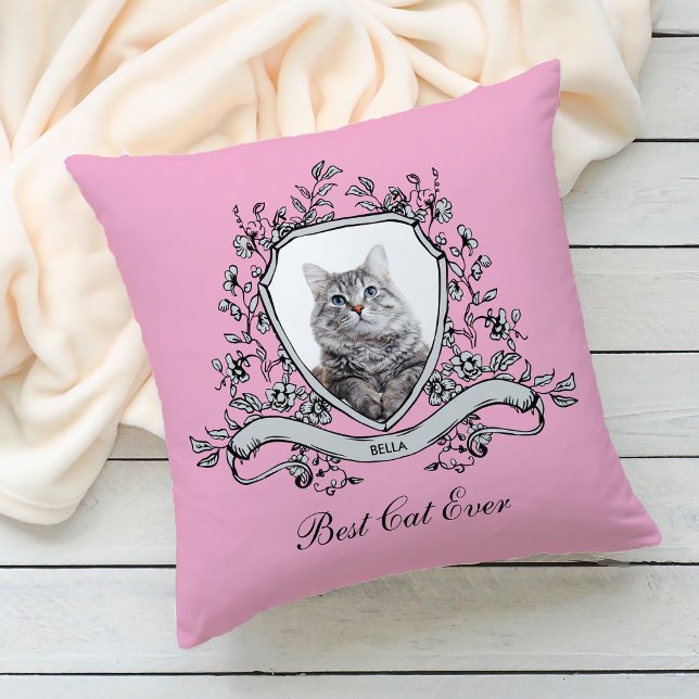 Das Foto deiner Katze in einem Wappen mit Blumen | Kissen (Von Creator hochgeladen)