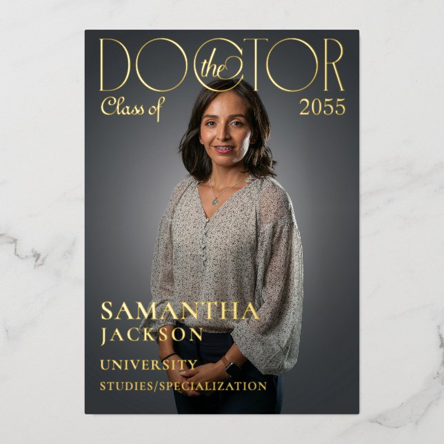 Das Foto "Doctor Chic Doctoral" Folieneinladung (Vorderseite)