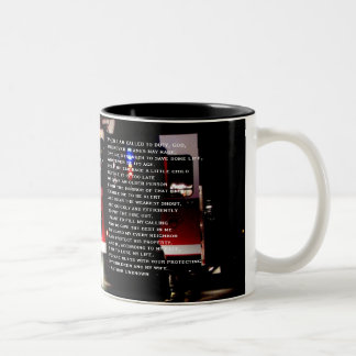 Das Gebets-Tasse eines Feuerwehrmannes Zweifarbige Tasse