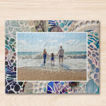 Das gepflegte Foto<br><div class="desc">Dieses Puzzle zum Thema Strand verfügt über einen originalen Mosaikrahmen und eine Fotovorlage. Sie können dieses Rätsel anpassen,  indem Sie dieses Foto durch eines Ihrer eigenen ersetzen. Weil wir unsere eigenen Kunstwerke erstellen,  werden Sie dieses exakte Bild von anderen Designern nicht finden. Original Mosaik © Michele Davies.</div>