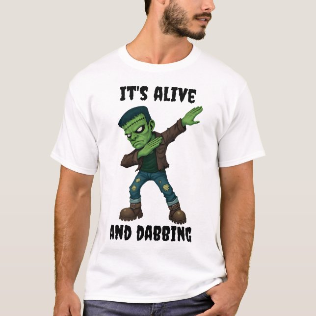 Das gestanzte Monster lebt und versucht zu Hallowe T-Shirt (Vorderseite)