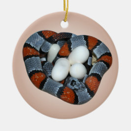 Das grau-mit einem Band versehene kingsnake Keramik Ornament