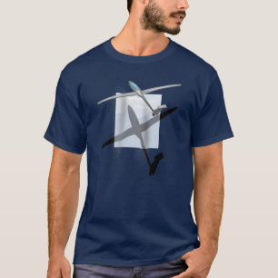 Das grundlegende dunkle Shirt der gleitenen Männe