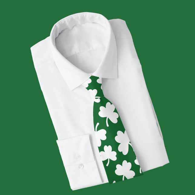 Das grüne und weiße Kleeblatt Irish St Patricks Da Krawatte (Von Creator hochgeladen)