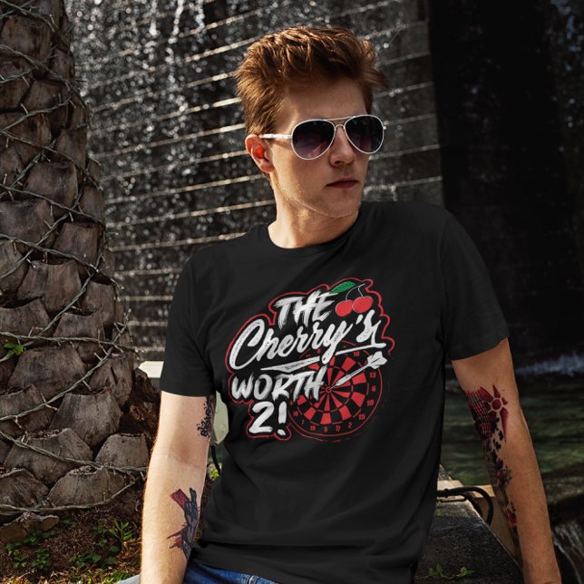 Das Herz der Kirsche 2 - Funny Dart T-Shirt (Von Creator hochgeladen)