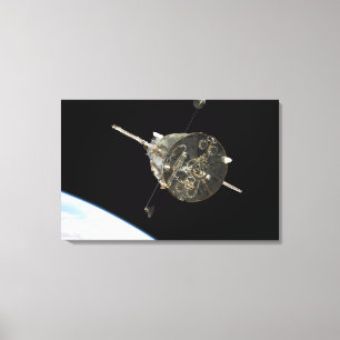 Das Hubble Weltraumteleskop in der Bahn über Erde Leinwanddruck