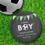 Das ist ein Junge! Fußball-Kinderdusche Pappteller<br><div class="desc">Feiern Sie stilvoll mit diesen trendigen Baby-Dusche-Papier-Tellern. Das Design ist leicht mit Ihrer eigenen Formulierung zu personalisieren und Ihre Familie und Freunde werden begeistert sein,  wenn sie diese fabelhaften Party-Teller sehen. Matching-Elemente finden Sie in der Auflistung.</div>