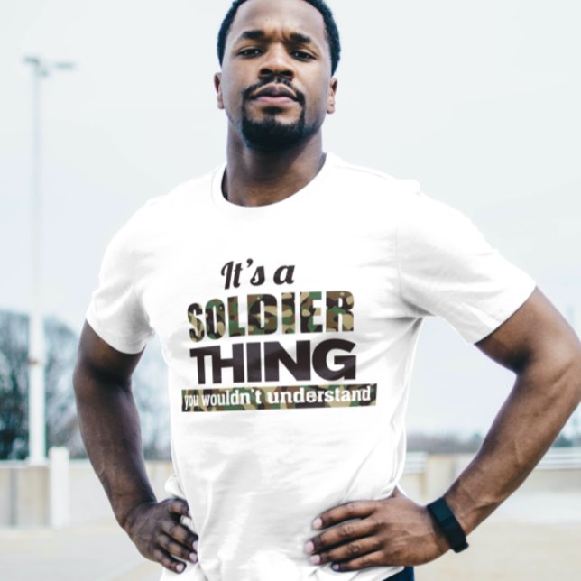Das ist eine Soldatin, die man nicht verstehen wür T-Shirt (Von Creator hochgeladen)