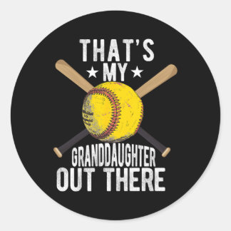 Das ist meine Enkelin da draußen Softball Opa Runder Aufkleber