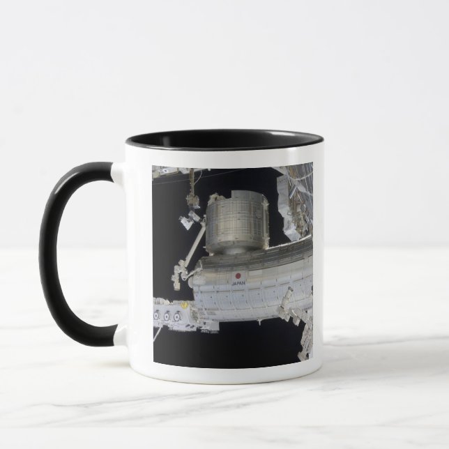 Das Kibo-Labor für das japanische Experimentiermod Tasse (Links)