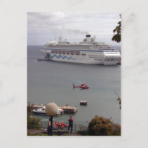das Kreuzfahrtschiff AIDAblu im Hafen von Funchal, Postkarte