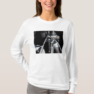 Das künstlerische Konzept der künftigen Weltraumfo T-Shirt