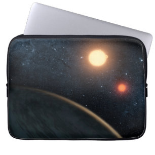Das künstlerische Konzept illustriert Kepler-16b. Laptopschutzhülle