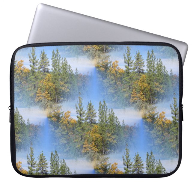 Das Land im Herbst... Laptopschutzhülle (Vorderseite)