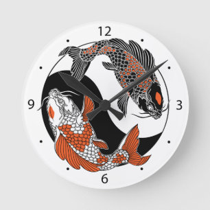 Das Leben dreht sich um Gleichgewicht. Koi-Karpfen Runde Wanduhr