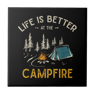 Das Leben ist besser am Lagerfeuer Lustiger Camper Fliese