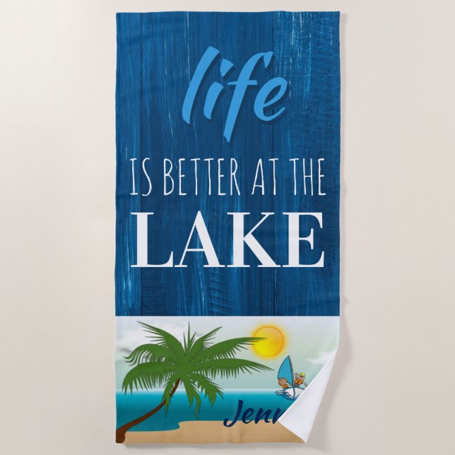 Das Leben ist besser am Lake Blue Wood Personalisi Strandtuch (Vorderseite)