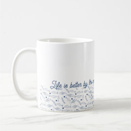 Das Leben ist besser am Meer, Fischmuster an der K Kaffeetasse