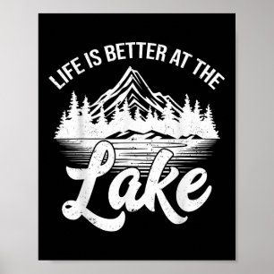 Das Leben ist besser am See Lustiges Angelboot Out Poster