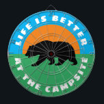 Das Leben ist besser auf dem Campingplatz mit Dart Dartscheibe<br><div class="desc">Das Leben auf dem Campingplatz ist besser. Ein tolles Zitat für Camping-Liebhaber. Benutzerdefinierte Spiele.</div>