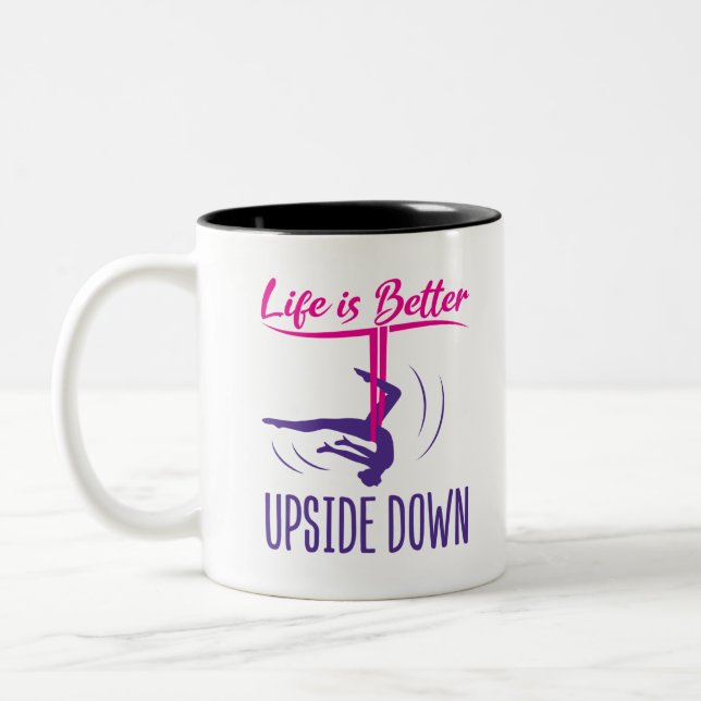 Das Leben ist besser auf dem Luftweg Yoga Zweifarbige Tasse (Links)